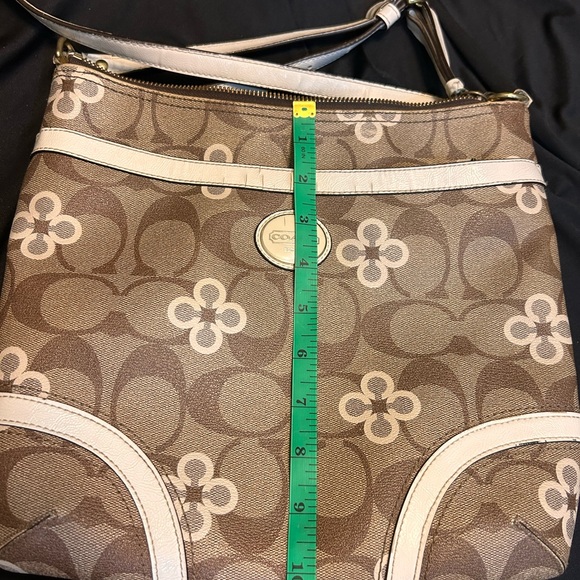 Coach Tan and Cream Crossbody Bag - Picture 4 of 10
